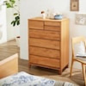 アルダー材の北欧調衣類チェストの商品写真