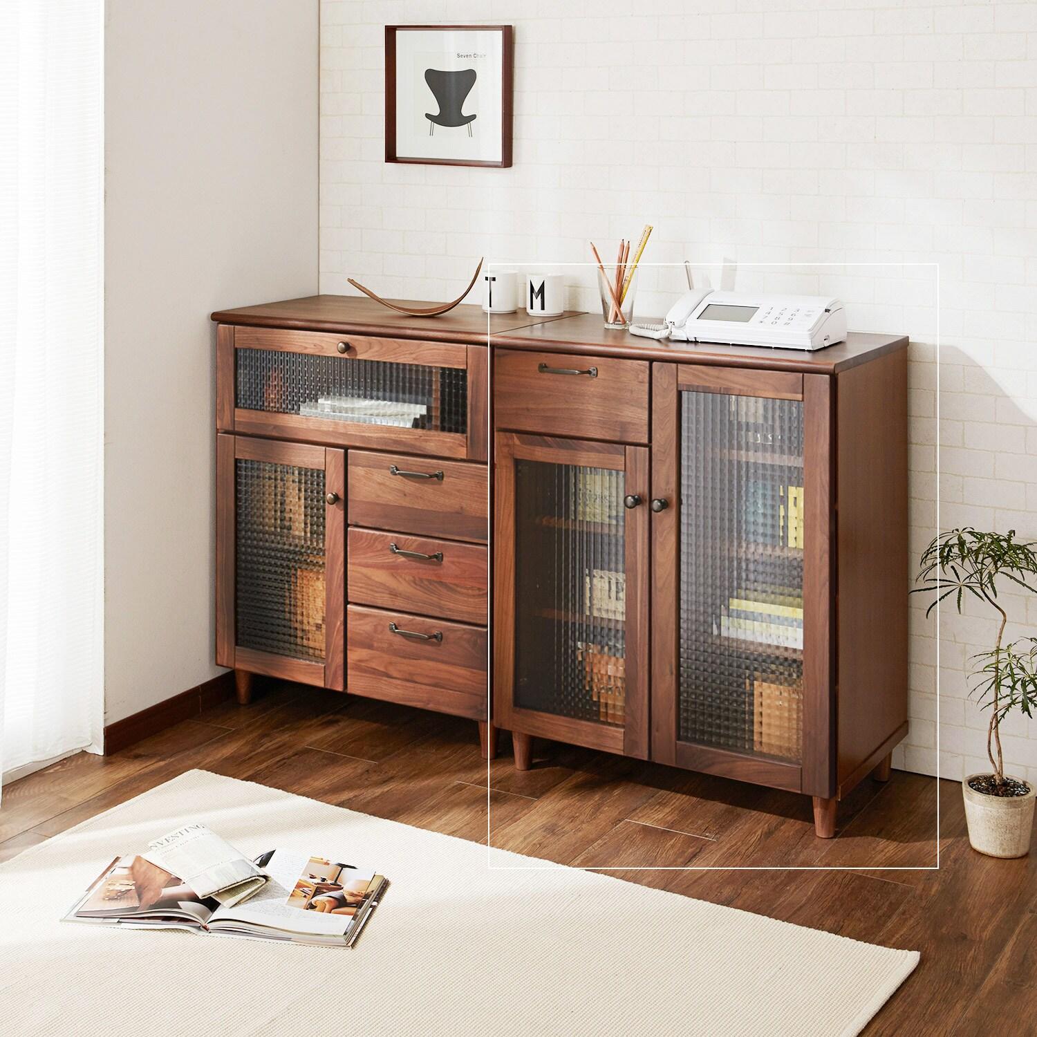 ウォルナットのリビングキャビネットの商品写真