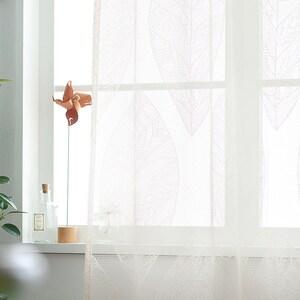 大きなリーフ柄のレースカーテンの商品写真