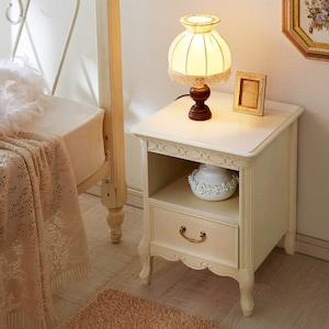 エレガント調ナイトテーブルの商品写真