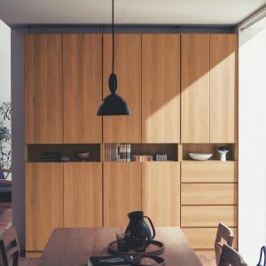 【5月6日までタイムセール】 薄型突っ張りキャビネット[日本製]の商品写真