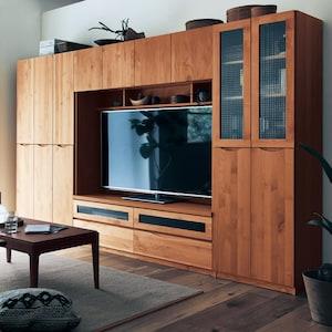 あたたかみのあるアルダー材の壁面キャビネットの商品写真