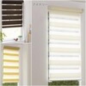 光を調節できる小窓ロールスクリーン <約40×110/約60×190cm>の商品写真