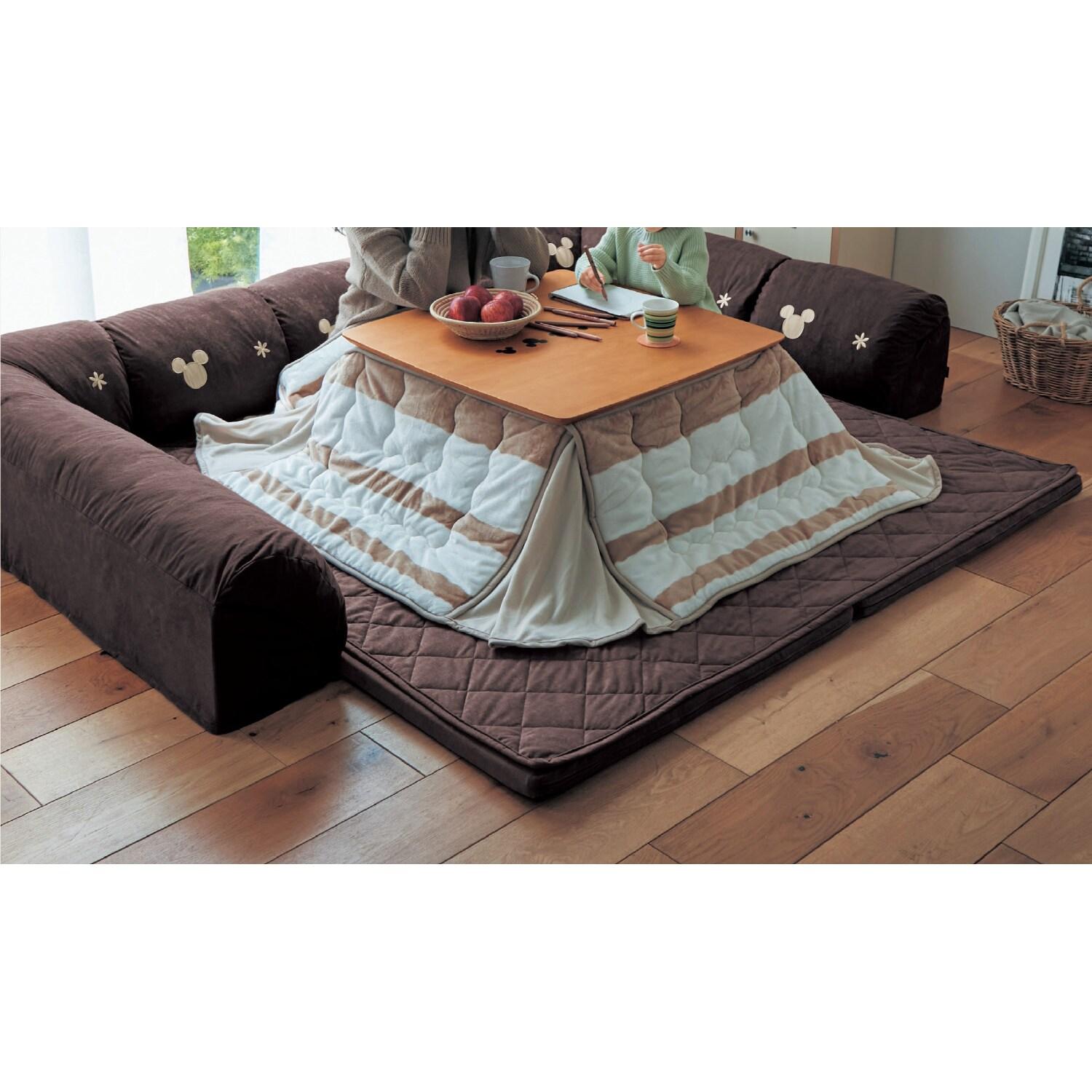 ラグが洗えるダブルコーナークッションセット「ミッキーモチーフ」の商品写真