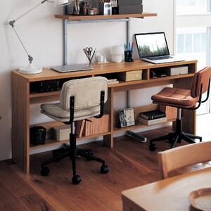 【4月28日までタイムセール】 薄型コンセント付きシンプルデスク <奥行35cm>の商品写真