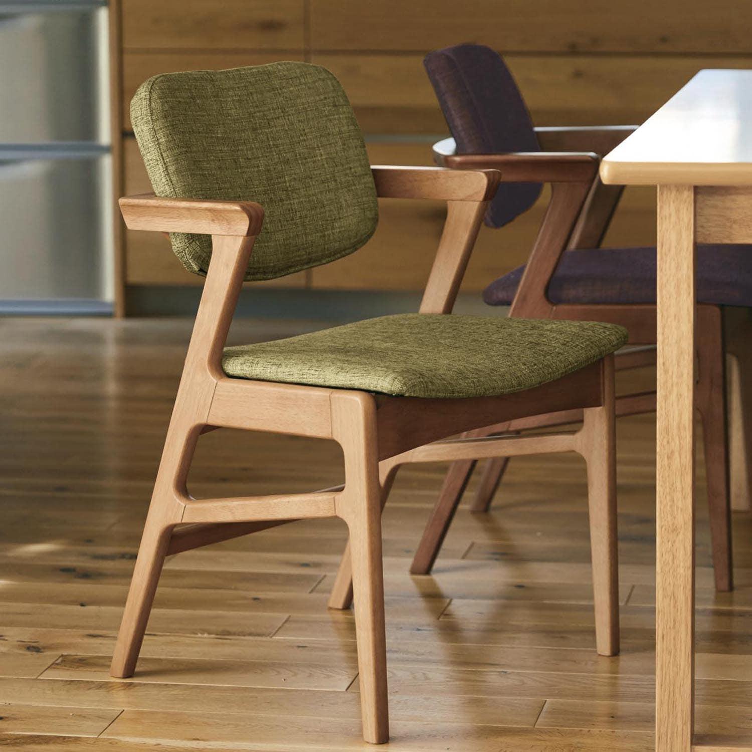 ハーフアームのダイニングチェアの商品写真