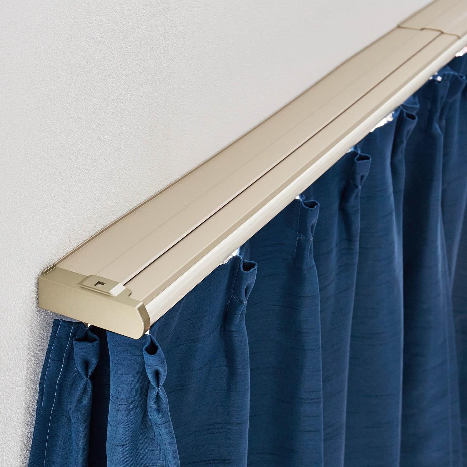 光の漏れにくいカバートップ付・静音・伸縮カーテンレールの商品写真