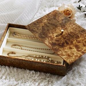 マーブルウッド材を使ったアクセサリーケース・ジュエリーボックス"SHINBEY"の商品写真