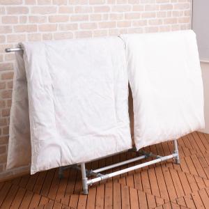 A型構造で布団を通気性良く干せるハンガーフック付き室内室外兼用物干しの商品写真