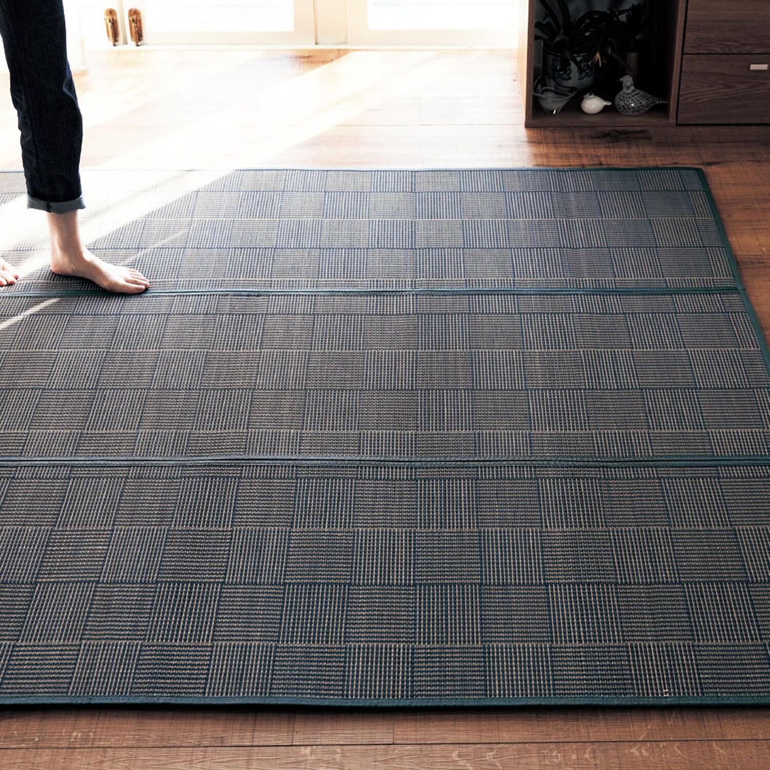 クローゼットにも収納できるコンパクトにたためるウレタン入り竹ラグ(チェック)の商品写真