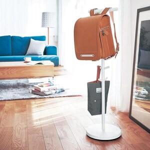 ランドセルが掛けられるキッズポールハンガーの商品写真