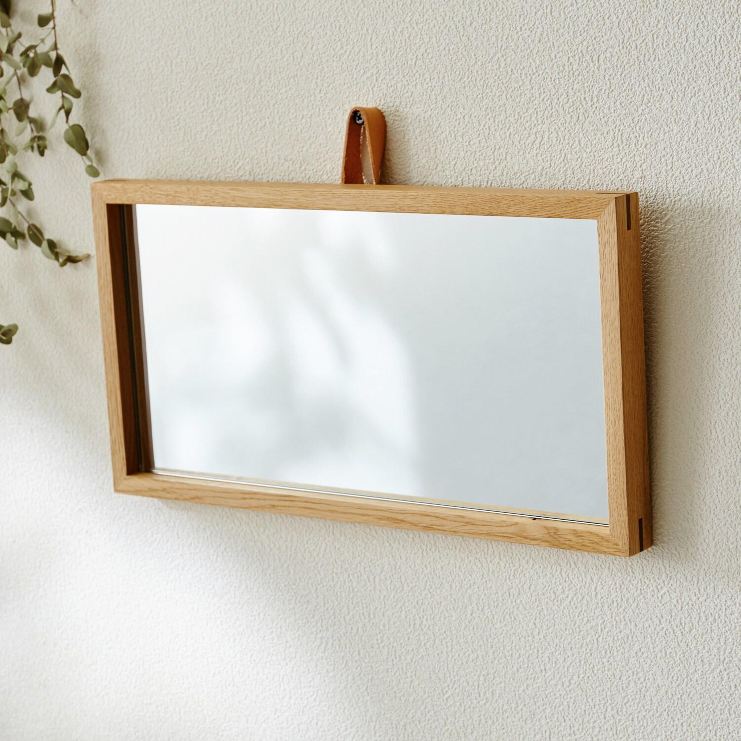 北海道産楢材をつかったオイル仕上げのフェイスウォールミラーの商品写真