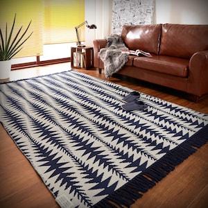 フリンジがかわいいインド綿のラグの商品写真