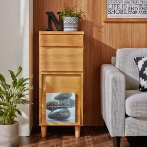 アルダー材の北欧調キャビネットの商品写真