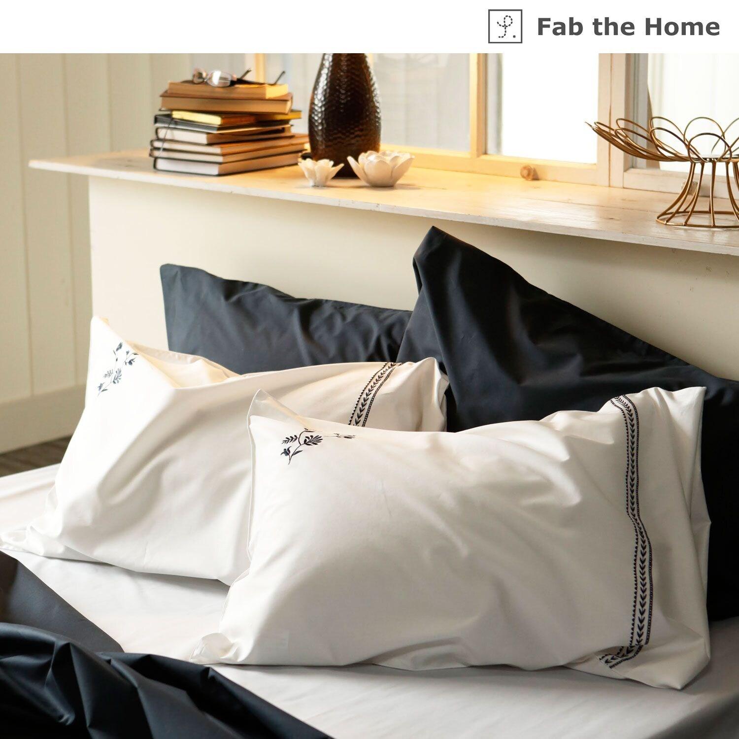 草花柄刺繍の綿素材を使った枕カバーの商品写真