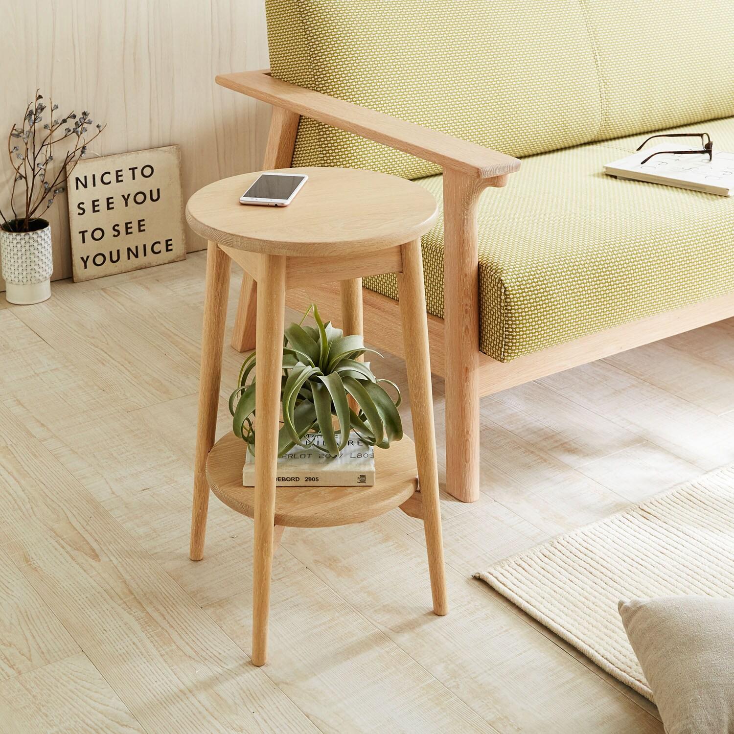 優しい風合いのサイドテーブルの商品写真