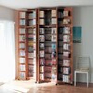 扉裏まで収納できる大容量のコミック・DVD収納ラックの商品写真