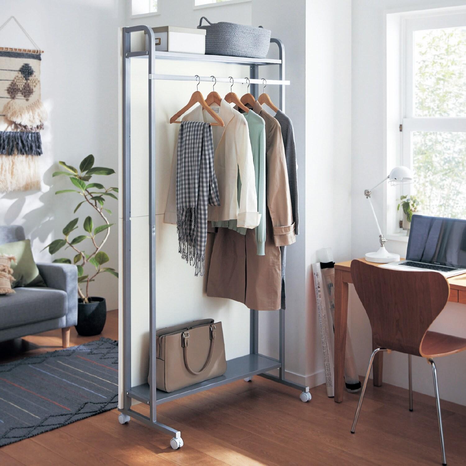 間仕切りできるハンガーラックの商品写真