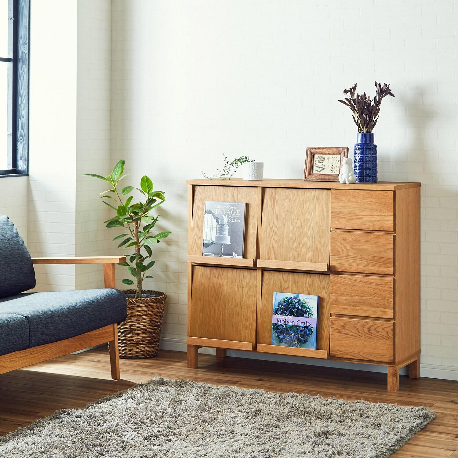 オーク材のフラップキャビネットの商品写真