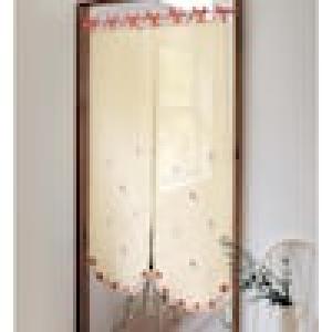 刺繍たっぷりのリンゴ柄カットワークのれんの商品写真