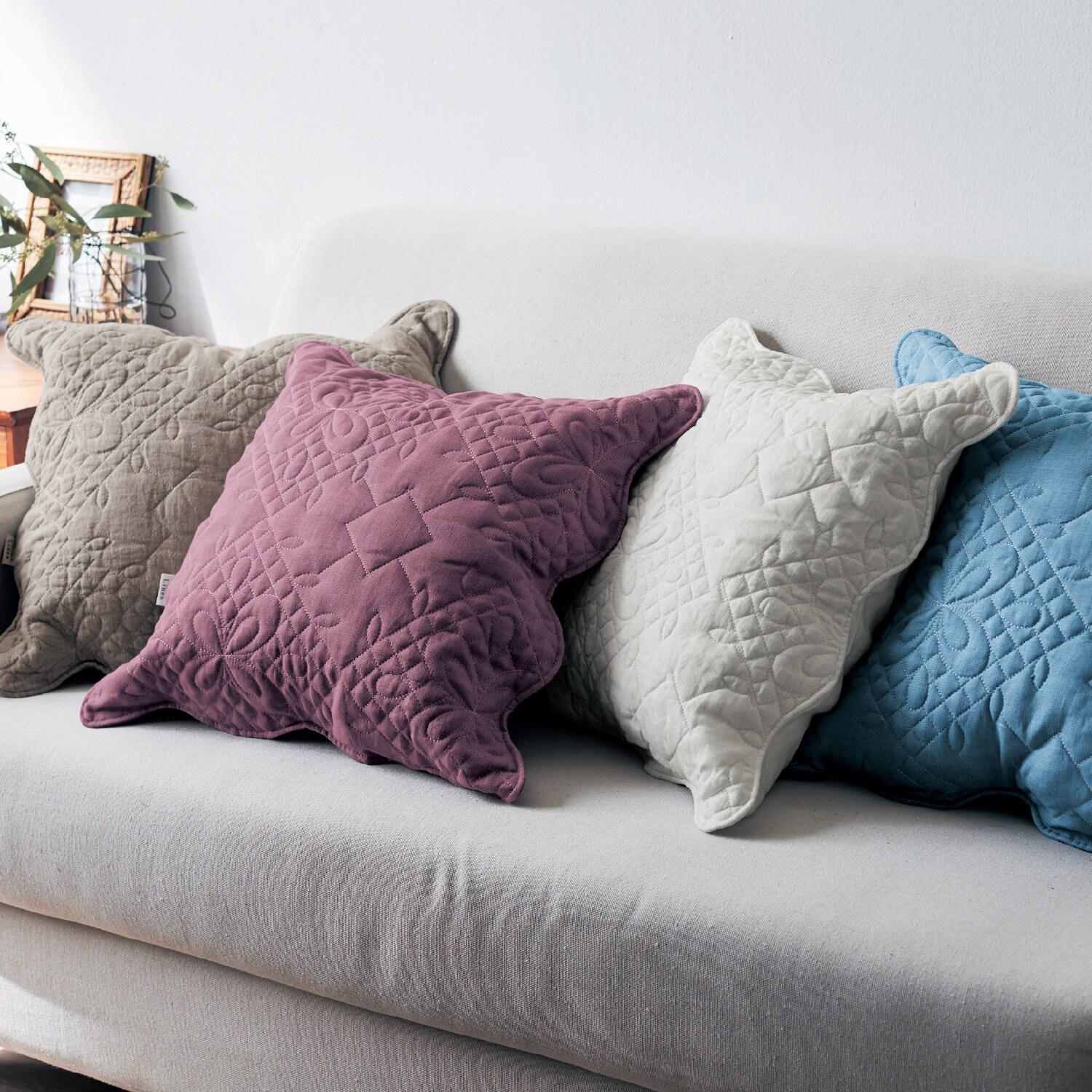 フレンチリネンのスカラップキルトクッションカバー・座布団カバーの商品写真