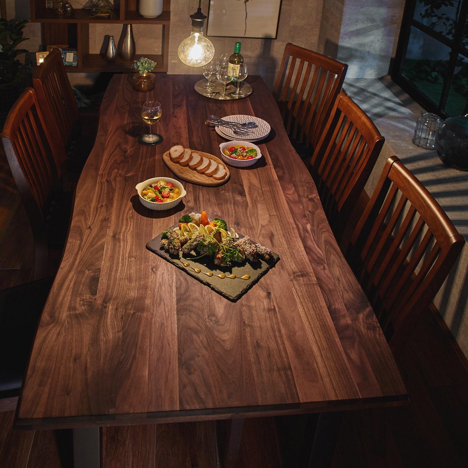 天然木ウォルナット材のダイニングテーブル <4人用/6人用>の商品写真