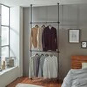 マットブラックの突っ張り式2段ハンガーラックの商品写真