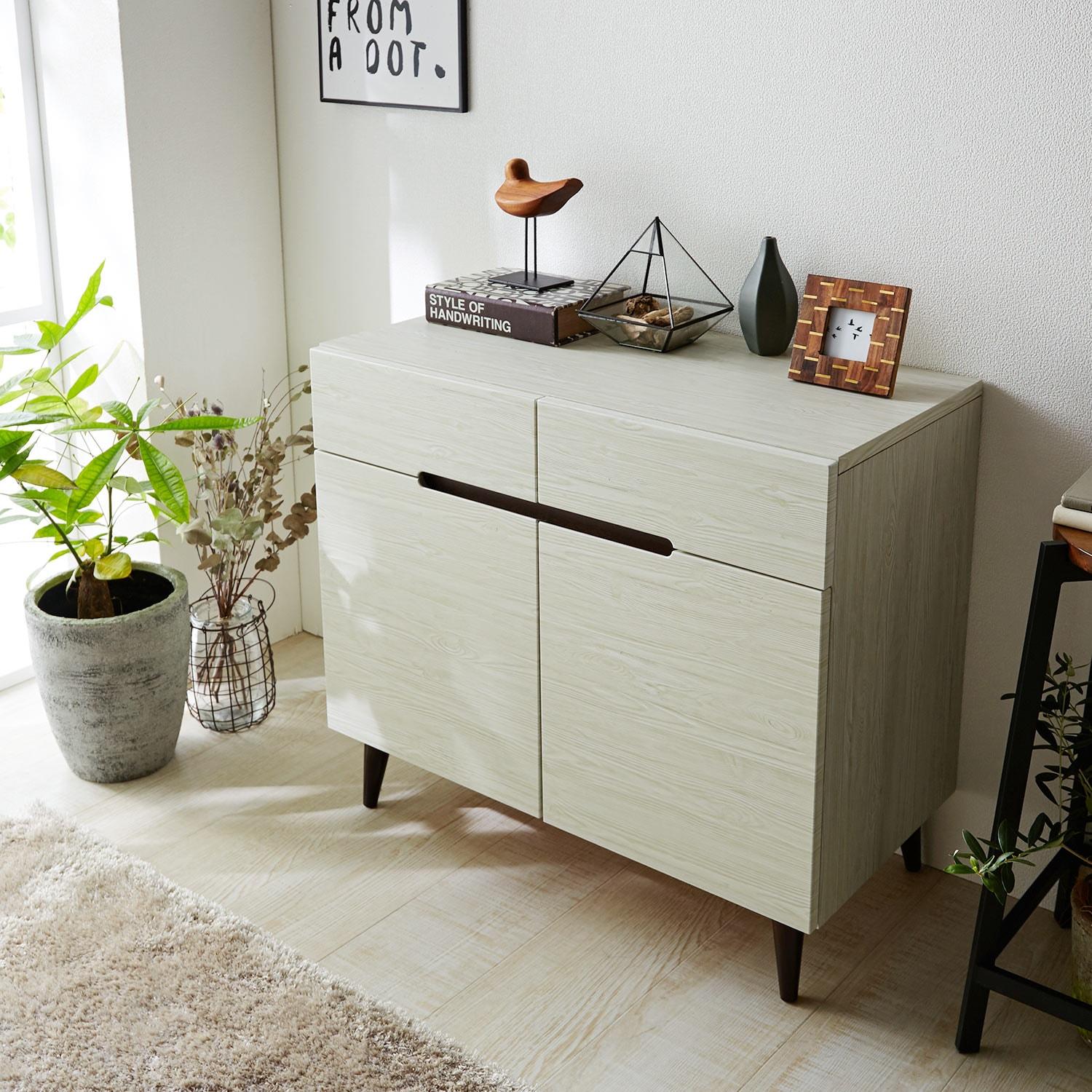 すっきりしたデザインのリビングキャビネットの商品写真