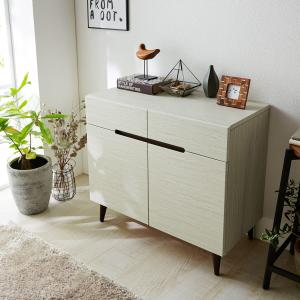 すっきりしたデザインのリビングキャビネットの商品写真