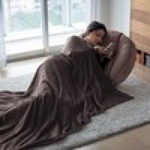 もっちりとしたもたれごこちのワイド背もたれリクライニング座椅子 <本体のみ/寝袋付き>の商品写真