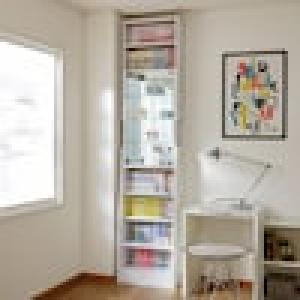 突っ張り薄型コレクションラックの商品写真