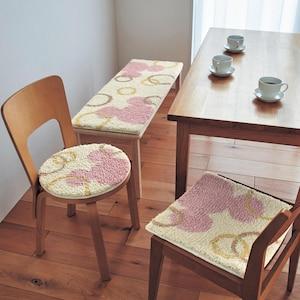 ウレタン入りのふわふわチェアパッド「ミッキーモチーフ」の商品写真