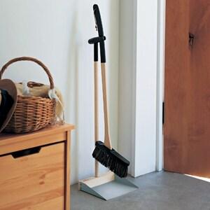 ポーランド製のほうき&ちりとりセット「スタンドブルーム」の商品写真