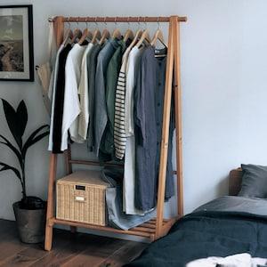 【5月6日までタイムセール】 パイン材の折りたたみ式頑丈ハンガーラック <幅70/幅90cm>の商品写真