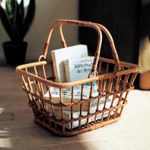 ラタンの持ち手付き収納バスケットの商品写真