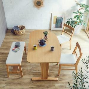 オーク材の出入りがしやすいダイニングテーブル <4人用>の商品写真