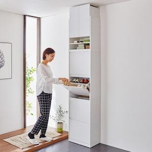 突っ張り式!たっぷり収納フラップ扉の薄型シューズラックの商品写真