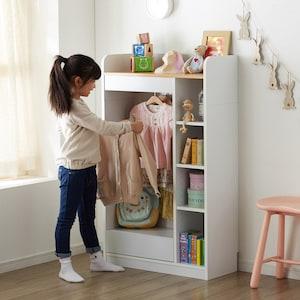 リビングに置きやすい薄型キッズハンガーラックの商品写真