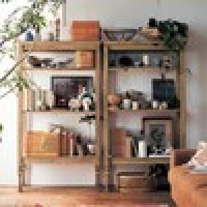 すっきりしたデザインで使いやすいアンティーク調のオープンラックの商品写真