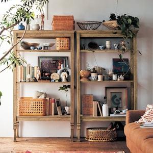 すっきりしたデザインで使いやすいアンティーク調のオープンラックの商品写真