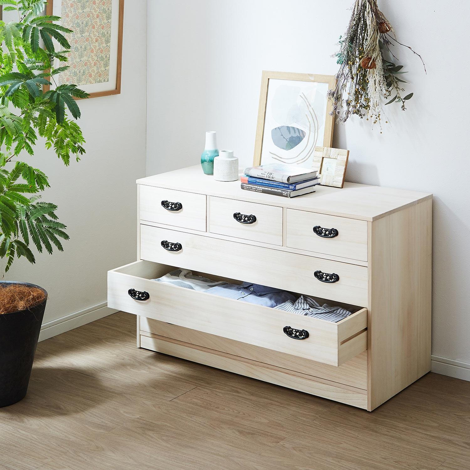 [日本製]隠しキャスター付き!たとう紙も入る総桐チェストの商品写真