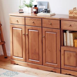カントリー調リビングボードの商品写真