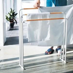 横から掛けられるバスタオルハンガー3連タイプの商品写真