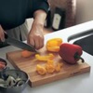 厚みがしっかりあり自立するまな板の商品写真