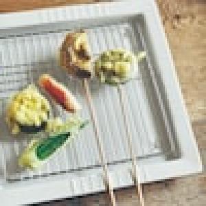 そのままテーブルに出せる油切り付きプレートの商品写真