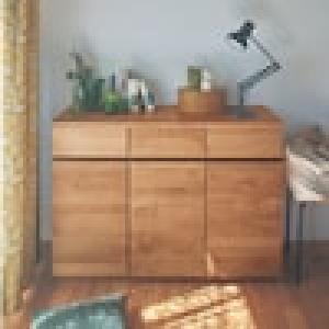 あたたかみのあるアルダー材のキャビネットの商品写真