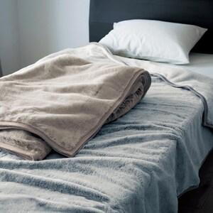 うもれたくなるリッチファーのボリューム毛布 <スノーグレーのみ>の商品写真