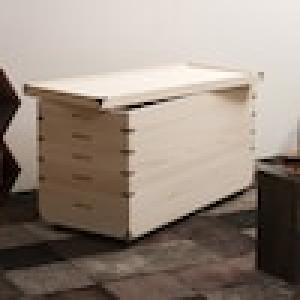 [日本製]キャスター付き桐衣装箱 <奥行42cm>の商品写真