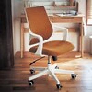 女性の使いやすさにこだわったアーム付き昇降デスクチェアの商品写真