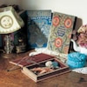 アンティーク風加工のブック型収納ボックス[アクセサリーケース・ジュエリーボックス】の商品写真